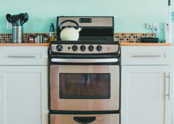 white and black gas range oven